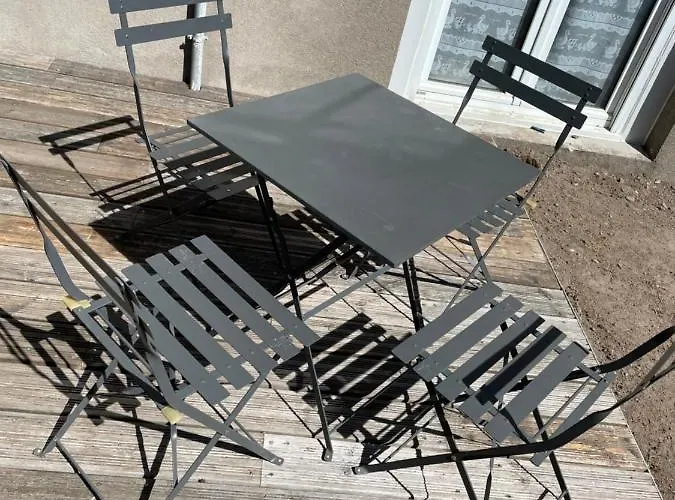 Studio 1 Piece